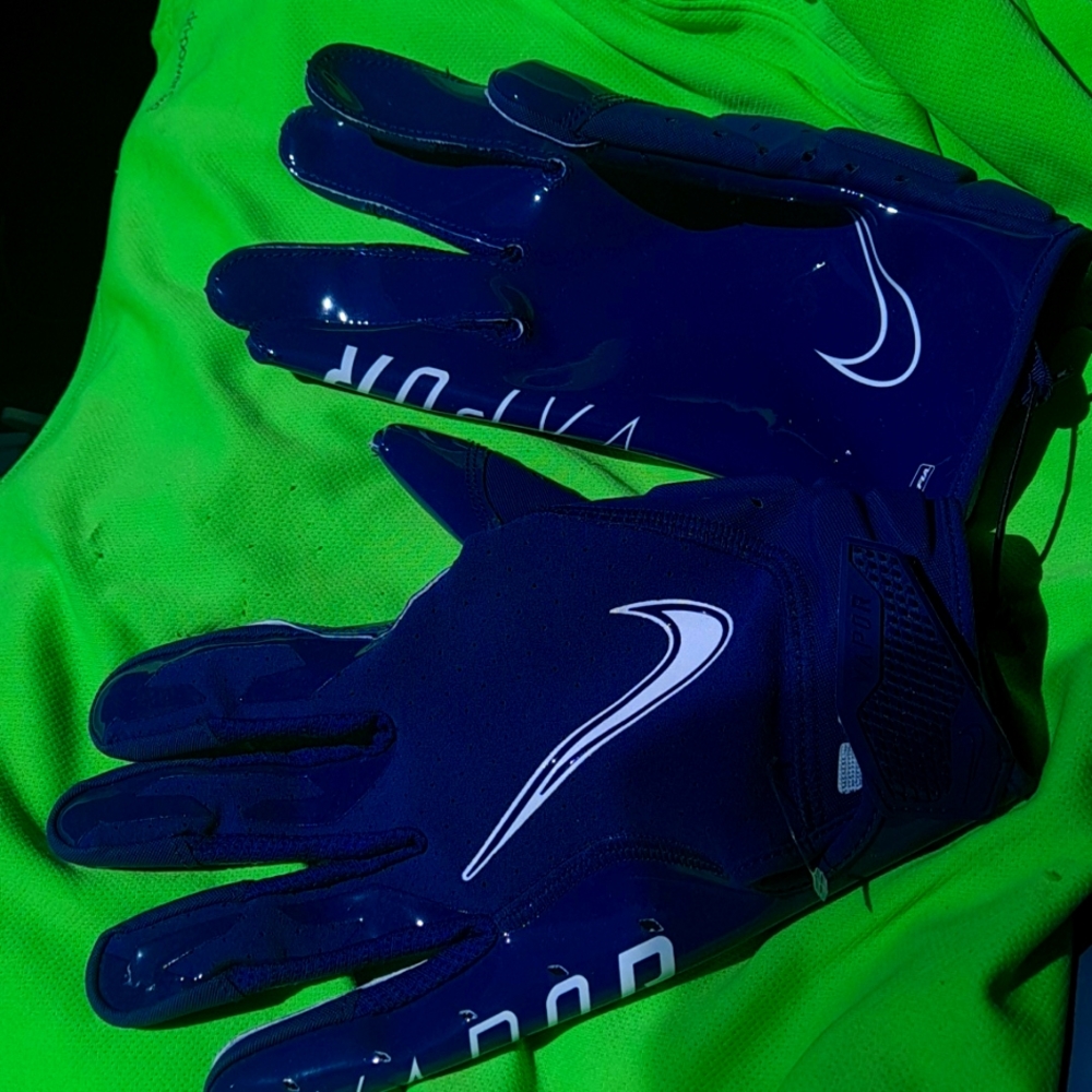 Football gloves